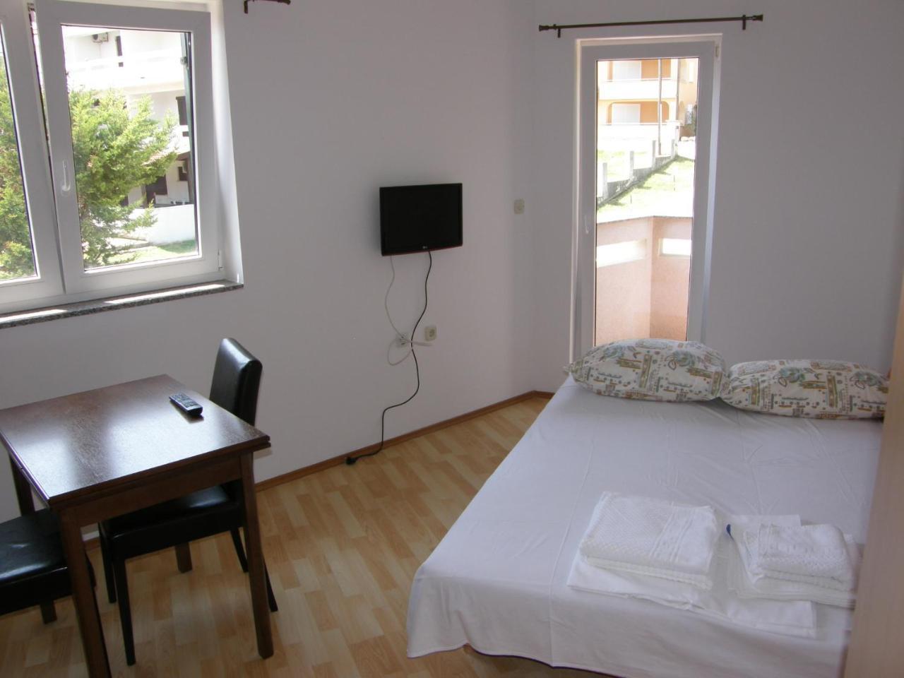 Apartments Pintar Zarok Baška Esterno foto
