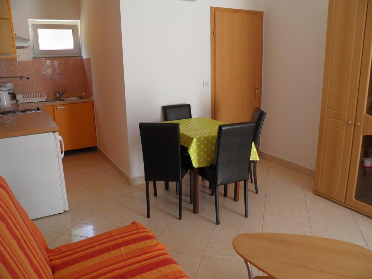 Apartments Pintar Zarok Baška Esterno foto