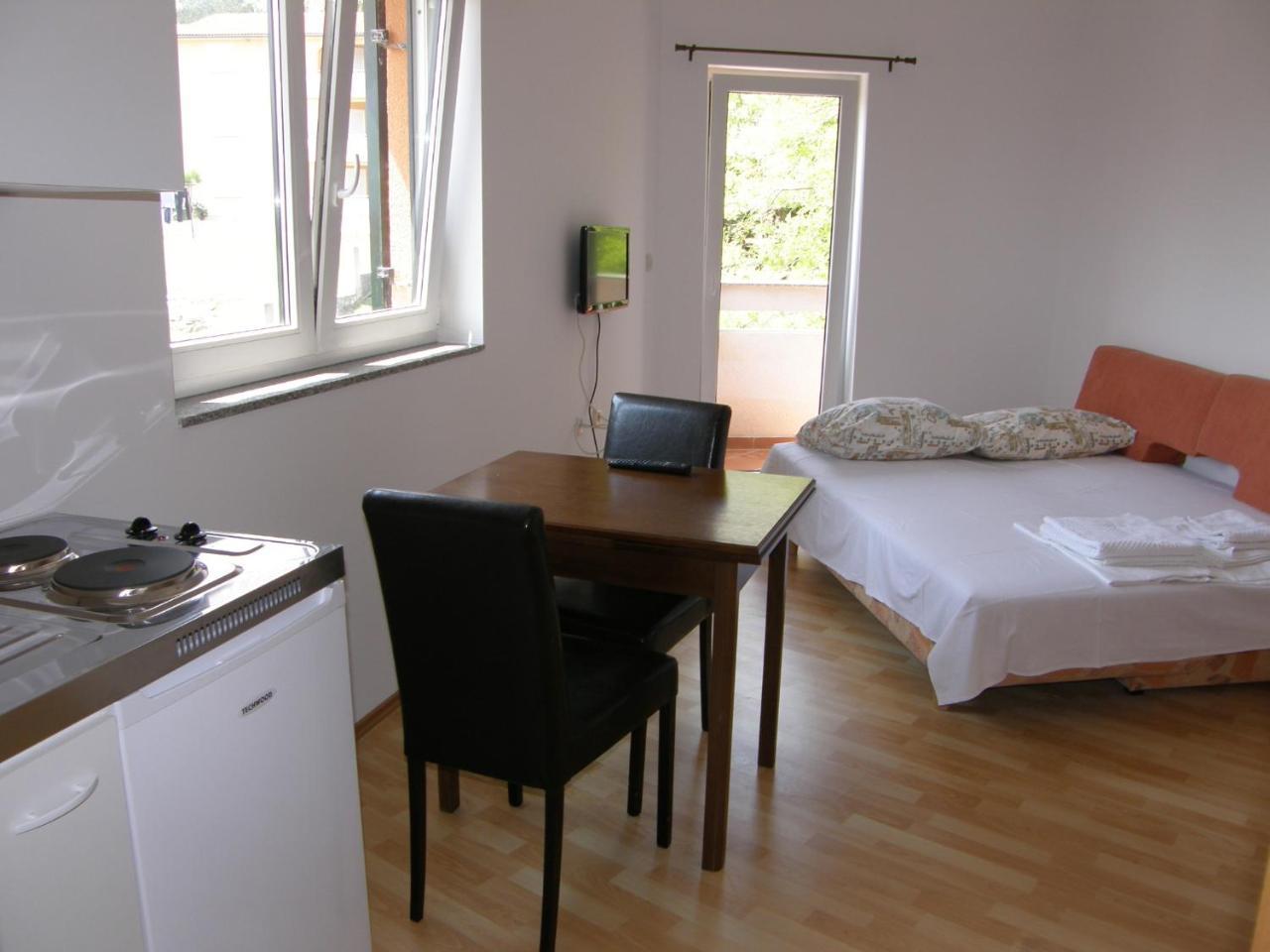 Apartments Pintar Zarok Baška Esterno foto