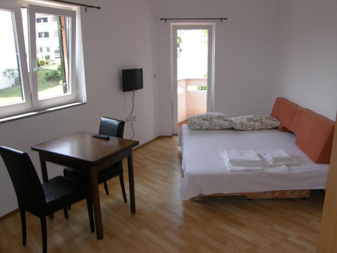 Apartments Pintar Zarok Baška Esterno foto
